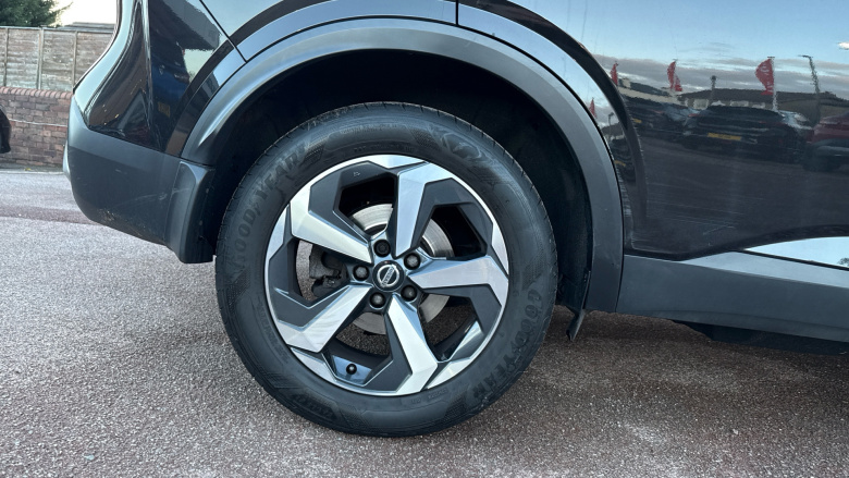 Nissan Qashqai 1.3 DiG-T MH 158 N-Connecta 5dr Petrol Hatchback